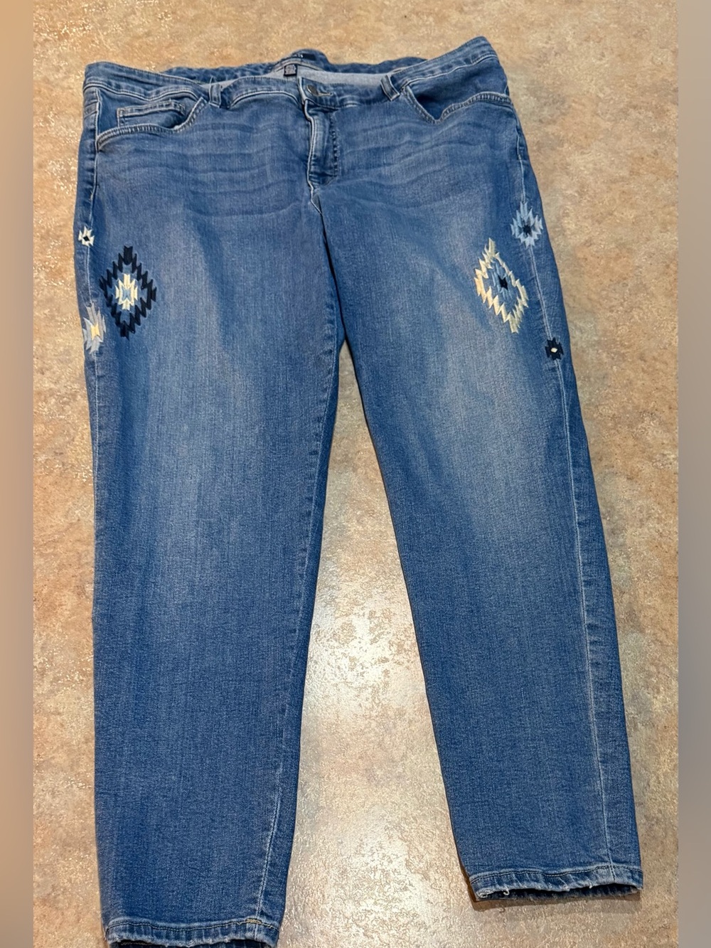 Women’s Chaps Jeans with Aztec Design. Size 18W